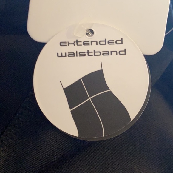 Layer 8 Extended Waistband 7/8 Leggings - Picture 7 of 8